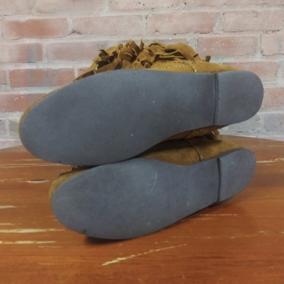 Minnetonka | 3-Layer Fringe Moccasins - Picture 6 of 8